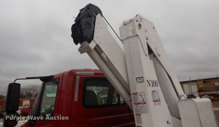 image for item HE9549 2007 International 4300  crane truck