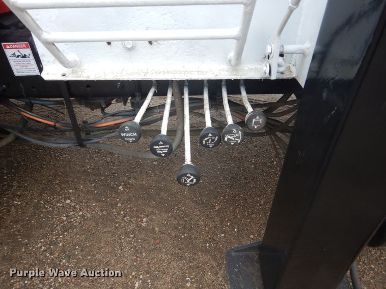 image for item HE9549 2007 International 4300  crane truck