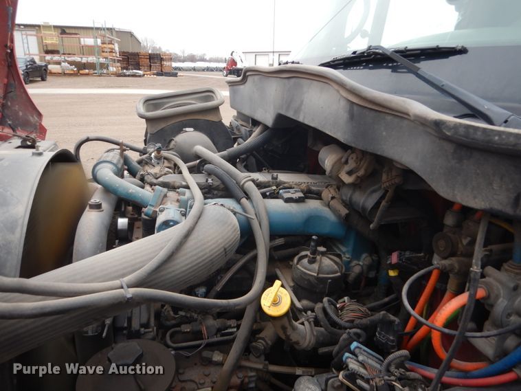 image for item HE9549 2007 International 4300  crane truck