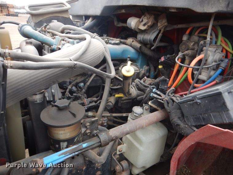 image for item HE9549 2007 International 4300  crane truck