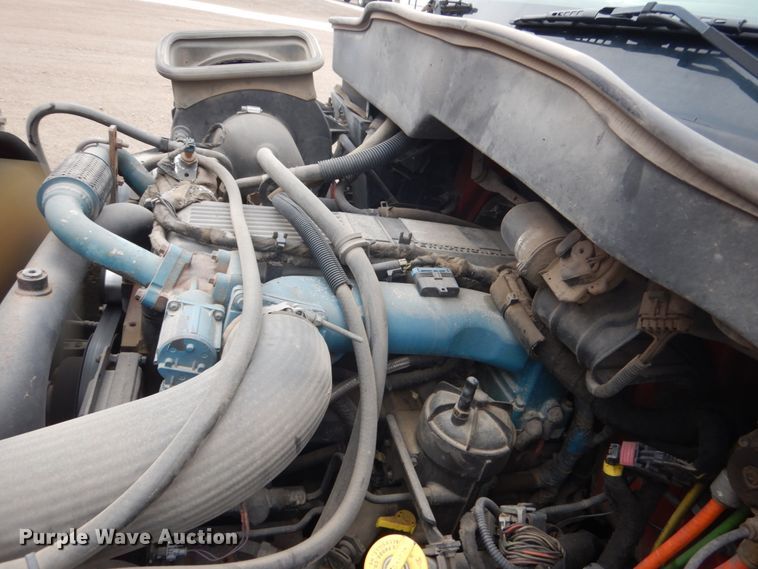 image for item HE9549 2007 International 4300  crane truck