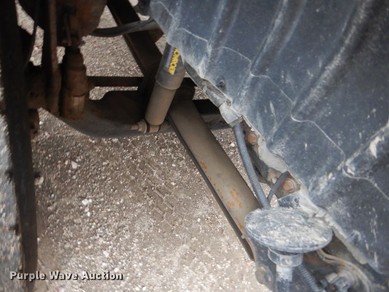 image for item HE9549 2007 International 4300  crane truck