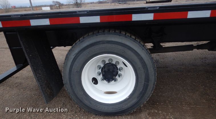 image for item HE9549 2007 International 4300  crane truck