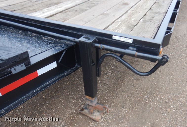 image for item HE9552 2001 D&K  equipment trailer