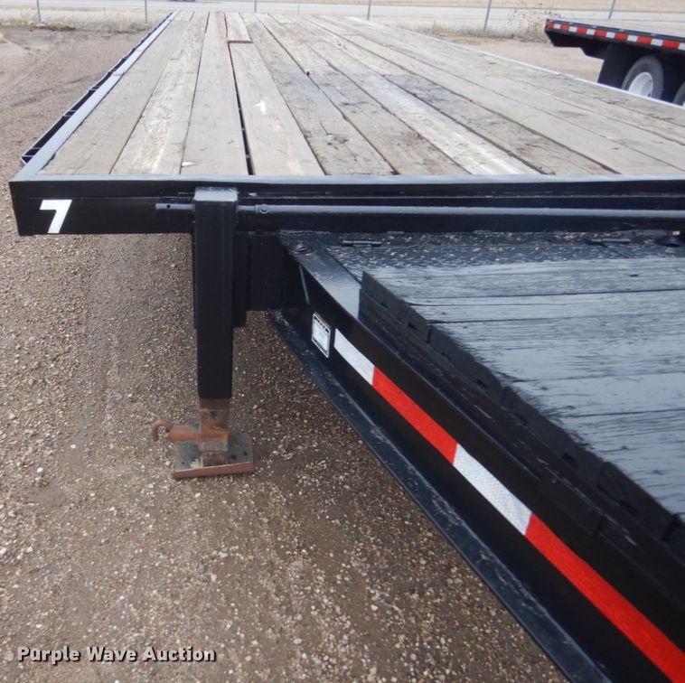 image for item HE9552 2001 D&K  equipment trailer