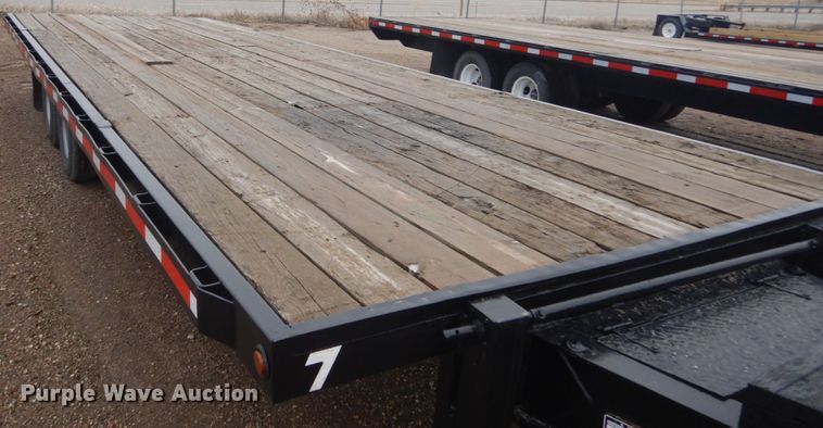 image for item HE9552 2001 D&K  equipment trailer