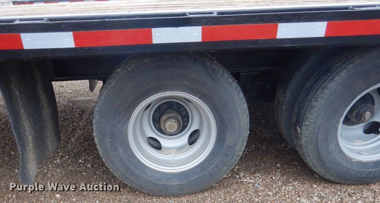 image for item HE9552 2001 D&K  equipment trailer