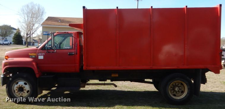 image for item HE9636 1995 GMC TopKick  chipper truck