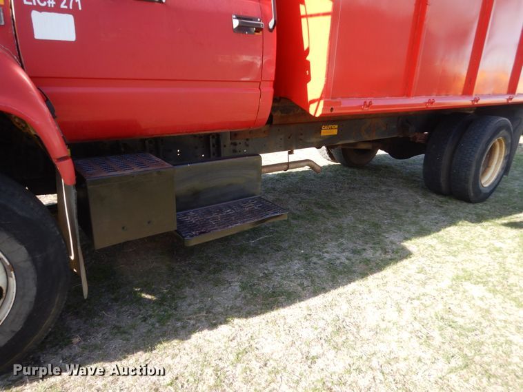 image for item HE9636 1995 GMC TopKick  chipper truck