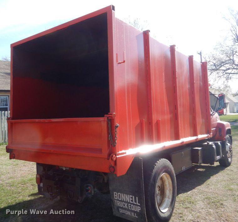 image for item HE9636 1995 GMC TopKick  chipper truck