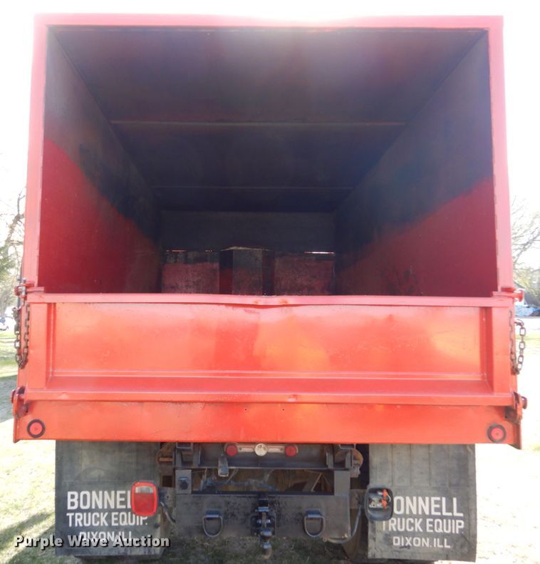 image for item HE9636 1995 GMC TopKick  chipper truck