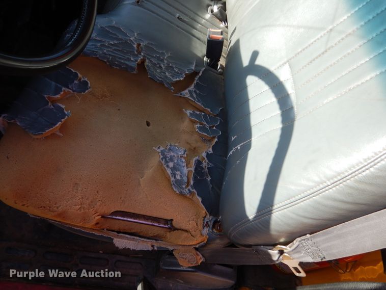 image for item HE9636 1995 GMC TopKick  chipper truck