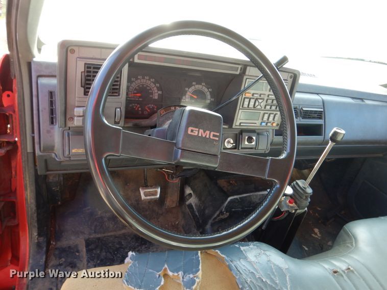 image for item HE9636 1995 GMC TopKick  chipper truck