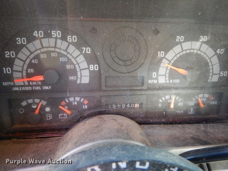 image for item HE9636 1995 GMC TopKick  chipper truck