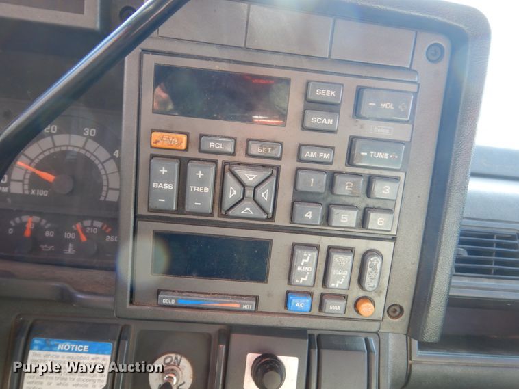 image for item HE9636 1995 GMC TopKick  chipper truck