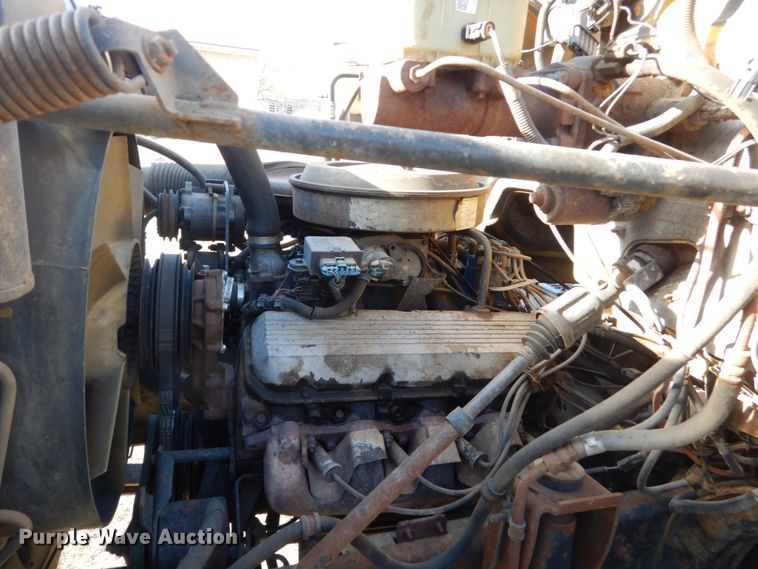 image for item HE9636 1995 GMC TopKick  chipper truck