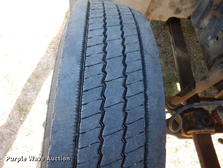 image for item HE9636 1995 GMC TopKick  chipper truck