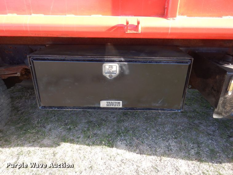 image for item HE9636 1995 GMC TopKick  chipper truck