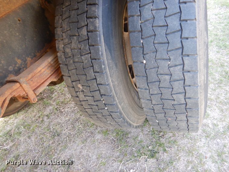 image for item HE9636 1995 GMC TopKick  chipper truck