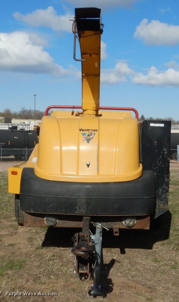 image for item HE9637 Vermeer BC1400  wood chipper