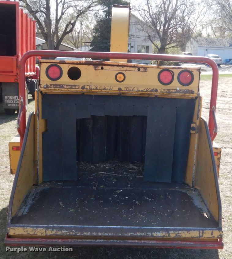 image for item HE9637 Vermeer BC1400  wood chipper