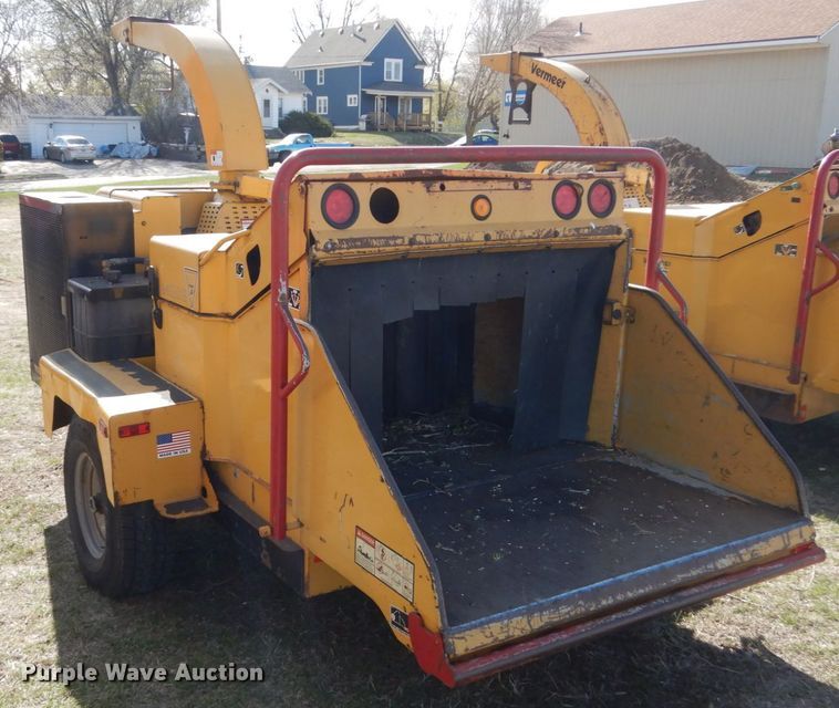 image for item HE9637 Vermeer BC1400  wood chipper