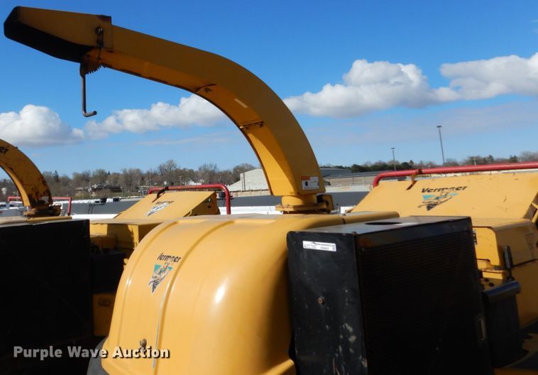 image for item HE9637 Vermeer BC1400  wood chipper