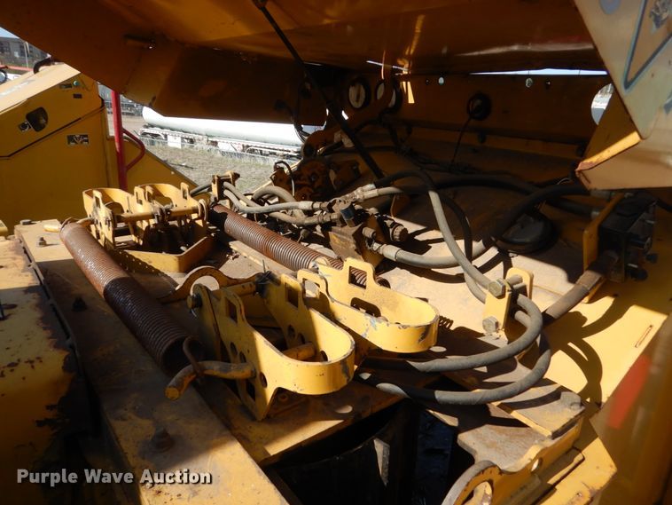 image for item HE9637 Vermeer BC1400  wood chipper