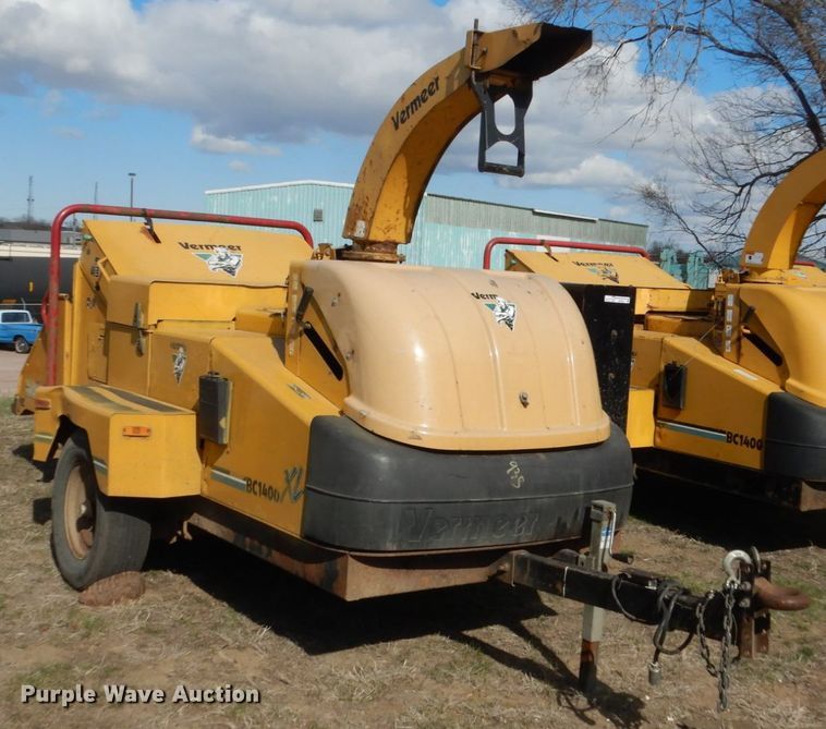 image for item HE9641 Vermeer BC1400XL  wood chipper