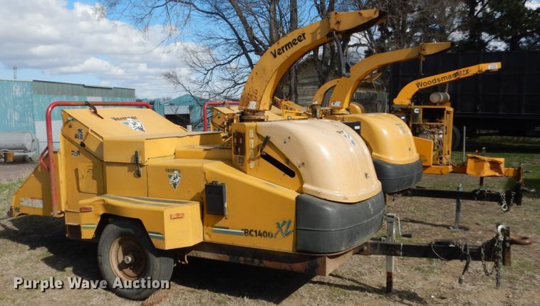 image for item HE9641 Vermeer BC1400XL  wood chipper