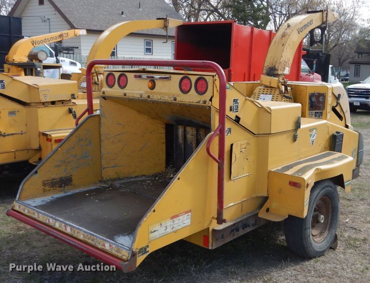 image for item HE9641 Vermeer BC1400XL  wood chipper