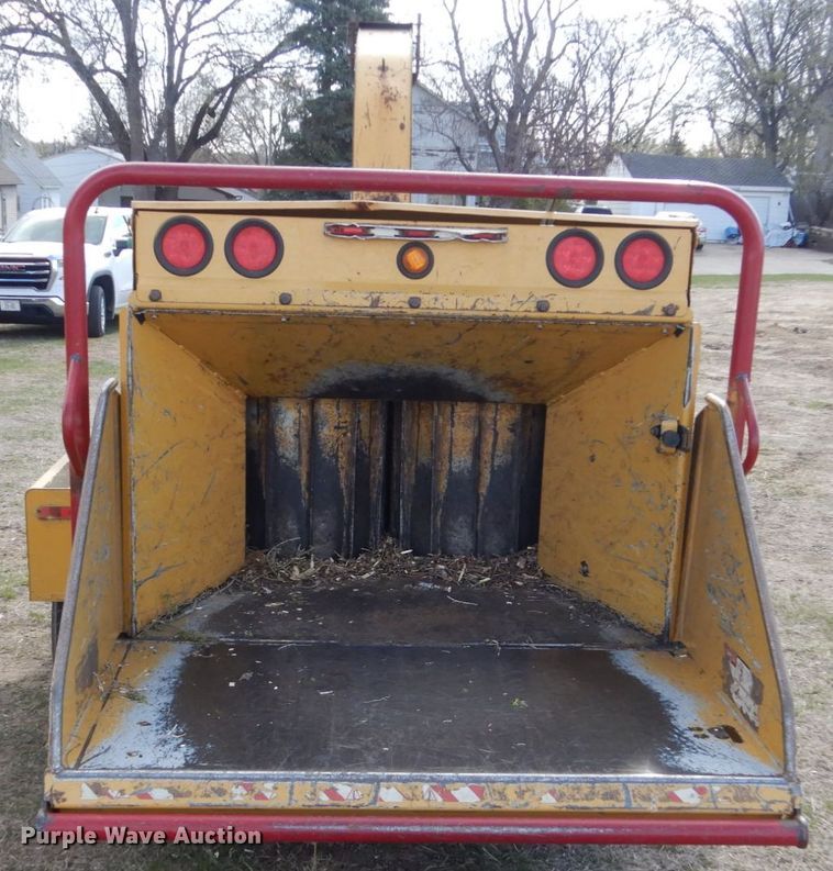 image for item HE9641 Vermeer BC1400XL  wood chipper