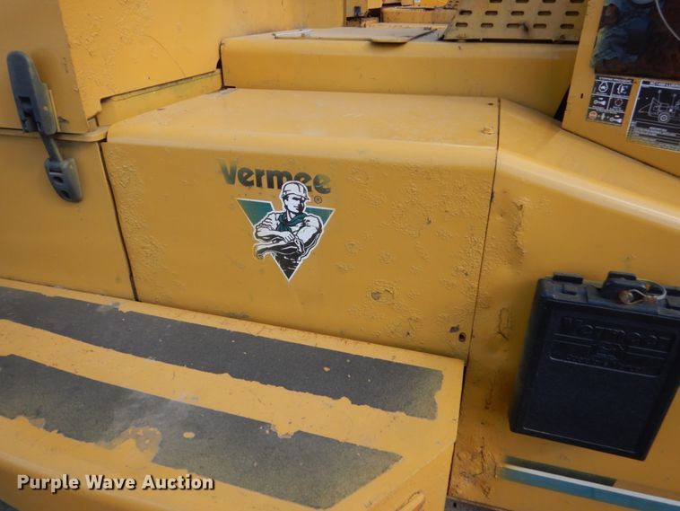 image for item HE9641 Vermeer BC1400XL  wood chipper