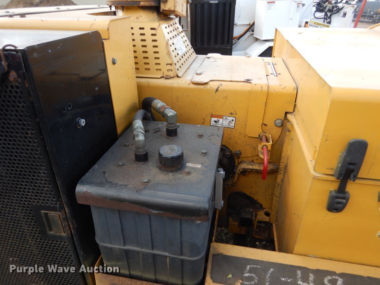 image for item HE9641 Vermeer BC1400XL  wood chipper