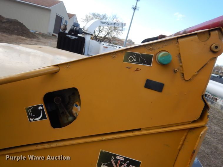 image for item HE9641 Vermeer BC1400XL  wood chipper