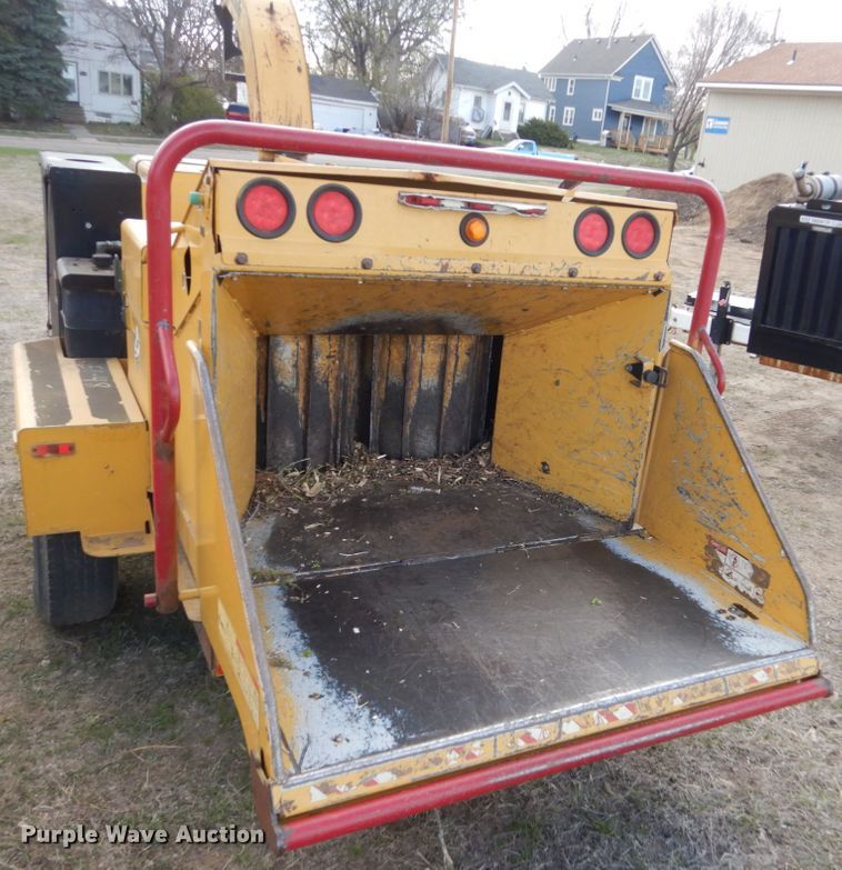 image for item HE9641 Vermeer BC1400XL  wood chipper