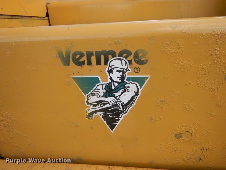 image for item HE9641 Vermeer BC1400XL  wood chipper