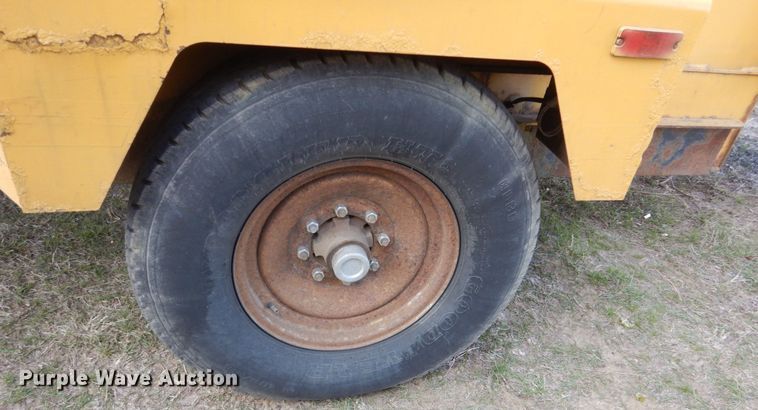 image for item HE9641 Vermeer BC1400XL  wood chipper