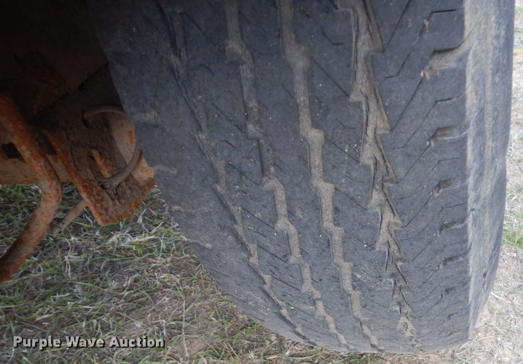 image for item HE9641 Vermeer BC1400XL  wood chipper