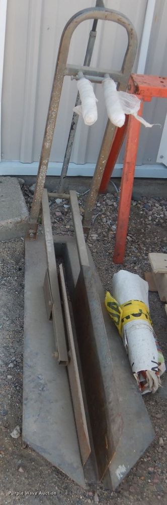 image for item HE9690 Tools