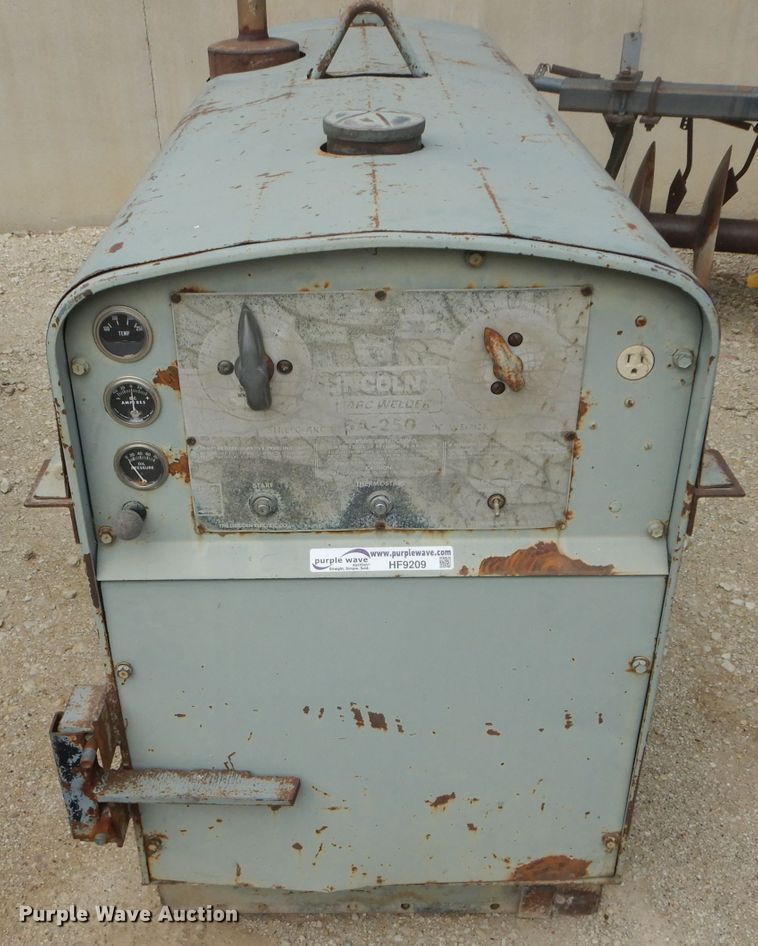 image for item HF9209 Lincoln SA250D3 152  welder