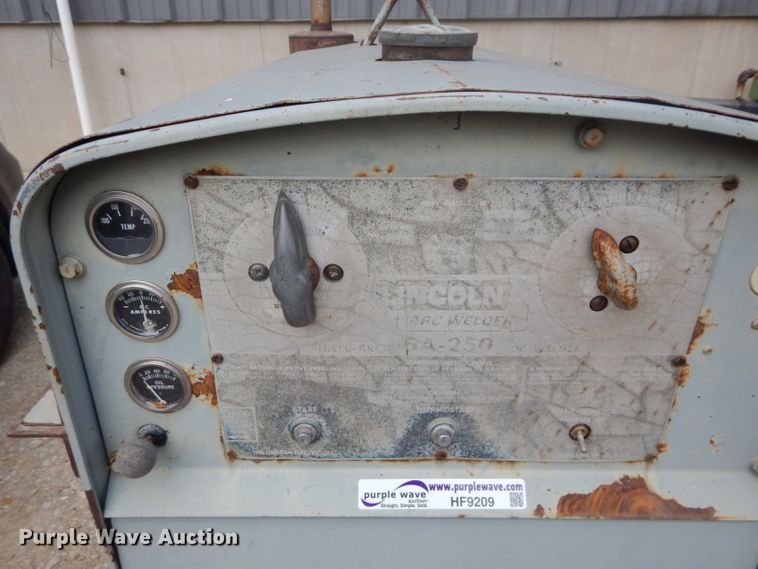 image for item HF9209 Lincoln SA250D3 152  welder