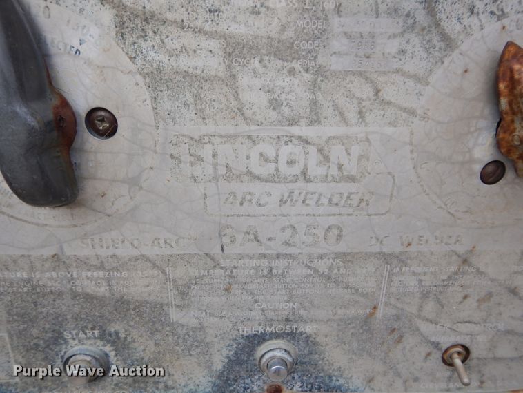 image for item HF9209 Lincoln SA250D3 152  welder