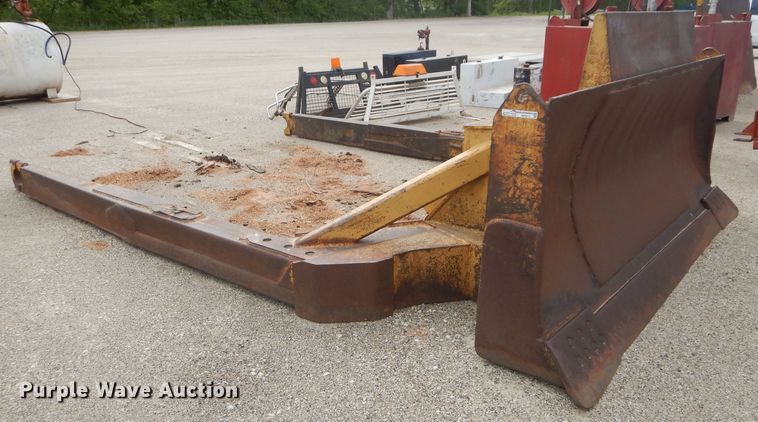 image for item HF9213 Caterpillar D8L  127"W dozer blade