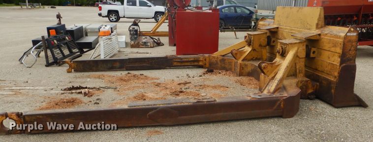 image for item HF9213 Caterpillar D8L  127"W dozer blade