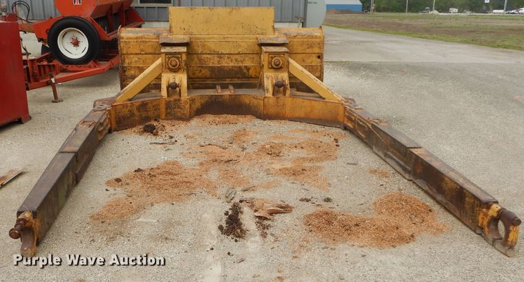 image for item HF9213 Caterpillar D8L  127"W dozer blade