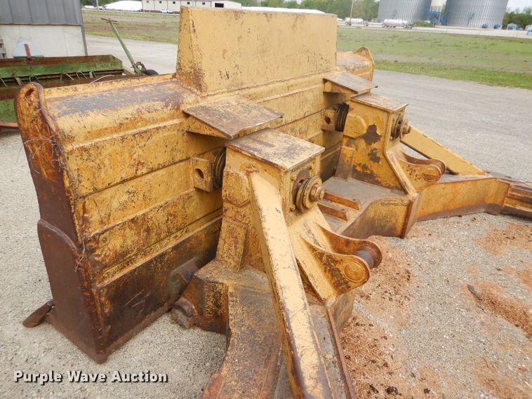 image for item HF9213 Caterpillar D8L  127"W dozer blade