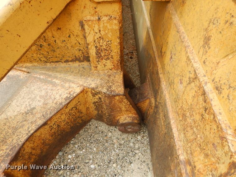 image for item HF9213 Caterpillar D8L  127"W dozer blade