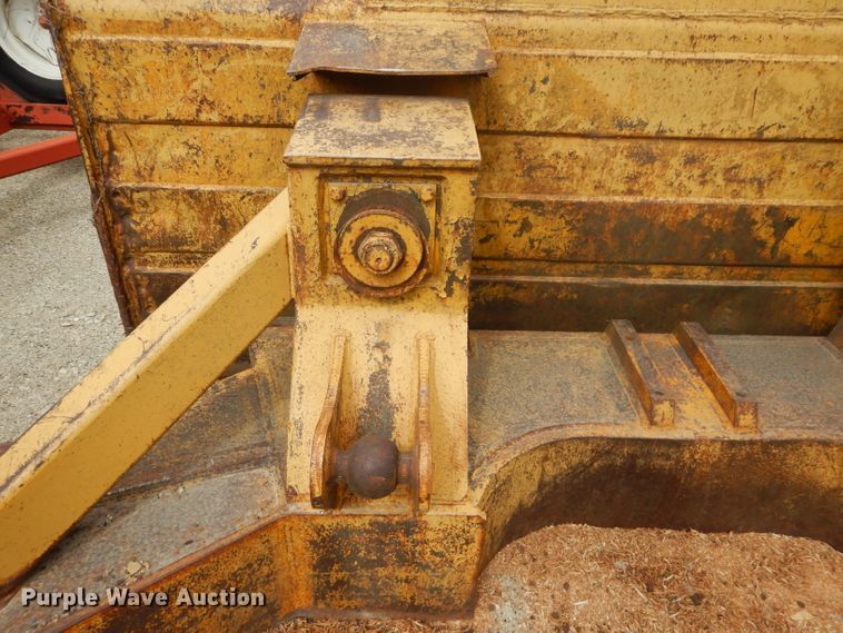 image for item HF9213 Caterpillar D8L  127"W dozer blade