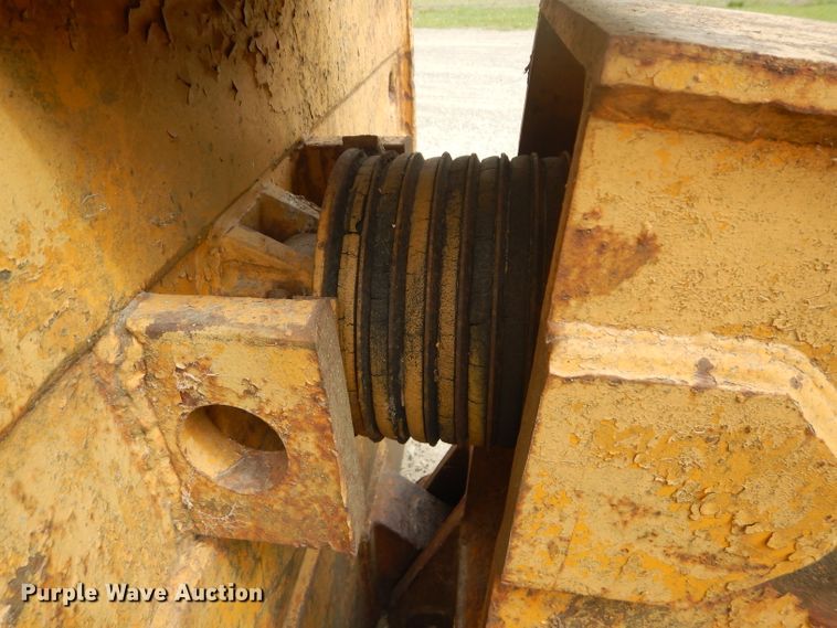 image for item HF9213 Caterpillar D8L  127"W dozer blade